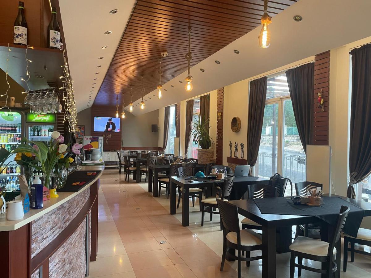 Sea And Mountain Hotel Prolesha Ngoại thất bức ảnh